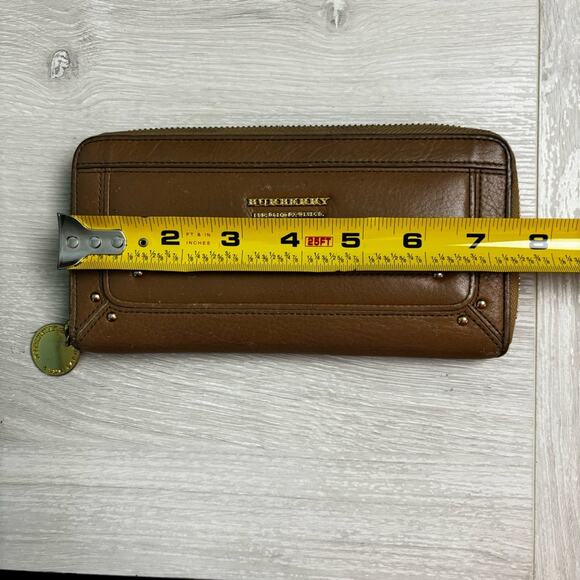 Burberry Long Wallet with Nova Check Interior Leather Zip Around Brown Women's - Picture 7 of 8